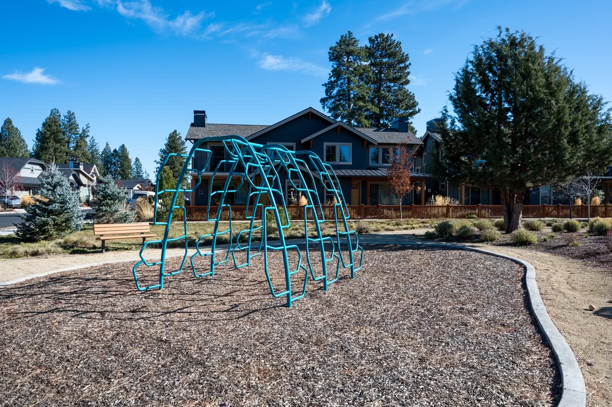 bend-oregon-real-estate-photography-redmond-jackson-Neighborhood303