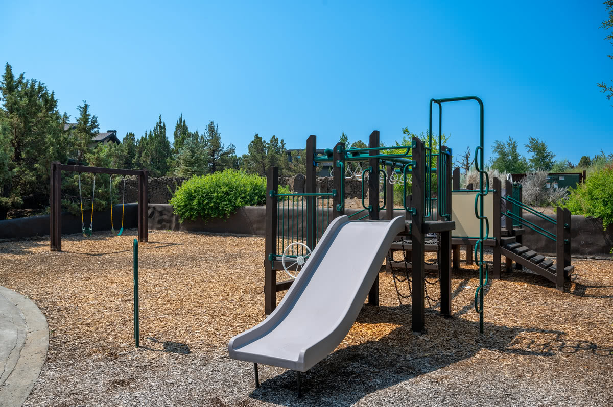 bend-oregon-real-estate-photography-redmond-jackson-Neighborhood304